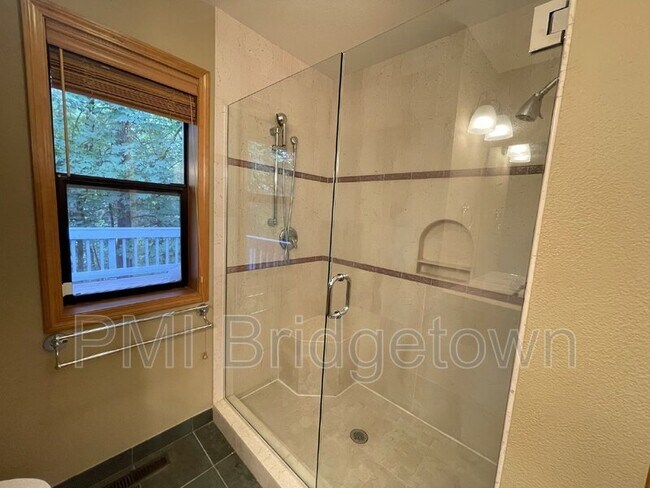 Building Photo - 11011 S Southridge Dr