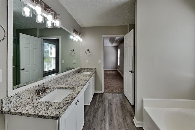Building Photo - 105 Meadow Crest Ct