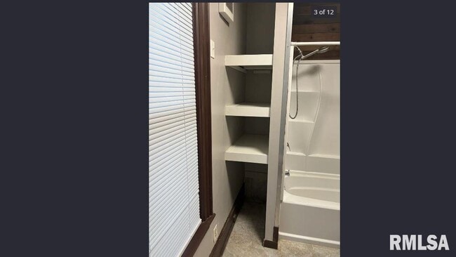 Building Photo - 826 24th St