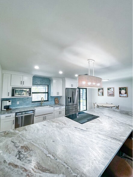 Building Photo - 4791 Palmetto Terrace