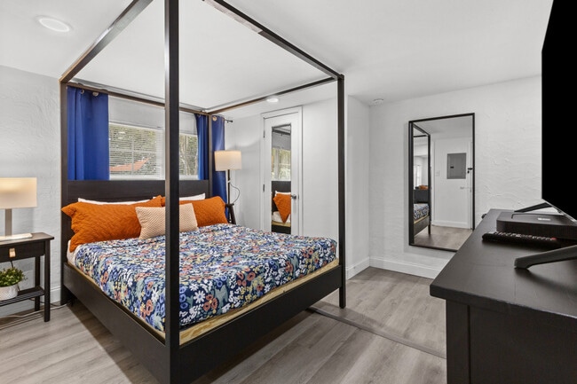 Building Photo - 2614 NW 8th St