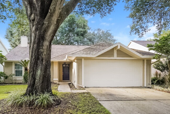 Building Photo - 1418 High Knoll Dr
