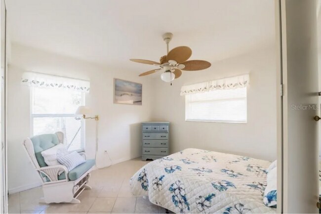 Building Photo - $5,495/month -- Beautifully Furnished Pool Home Seasonal Rental ** Lakefront Views ** Just minute...