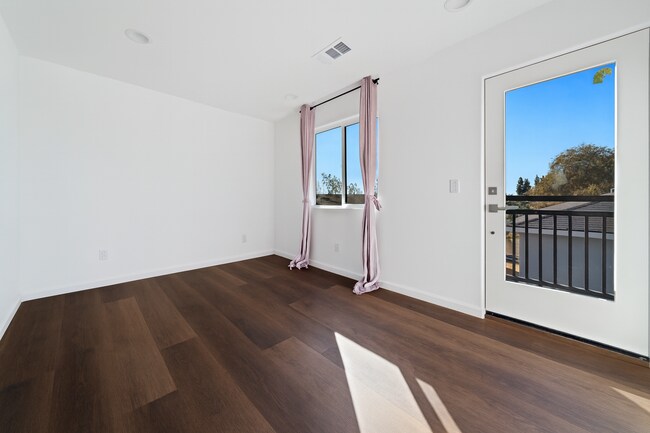 Building Photo - 6733 Lanto St