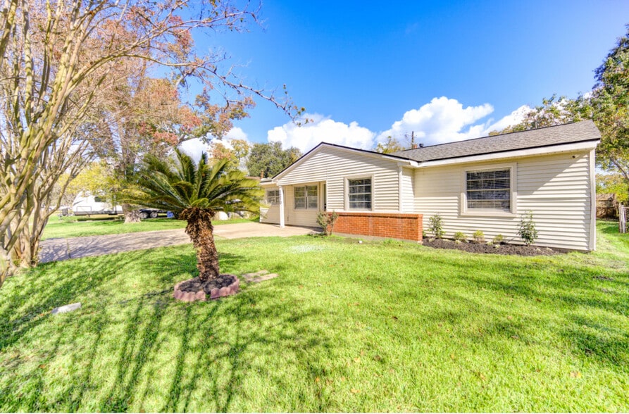 Building Photo - 1210 N Natchez Dr