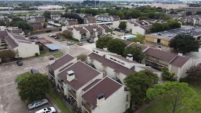 Building Photo - 10075 Westpark Dr