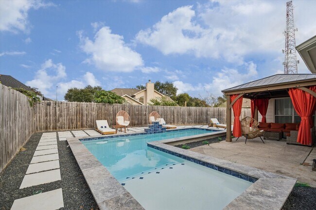 Building Photo - 11306 Avon Pl