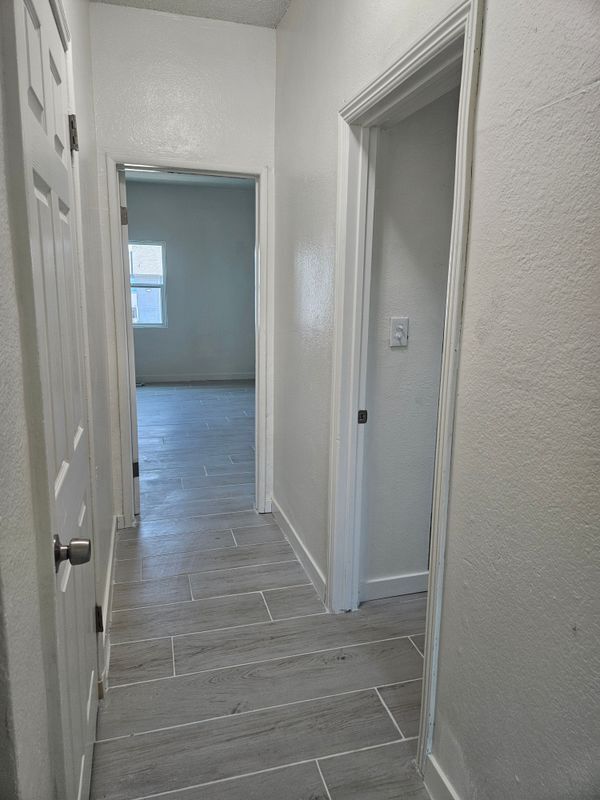 Building Photo - 7110 Somerset Blvd