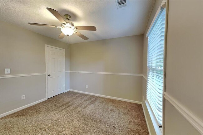 Building Photo - 345 Outwood Mill Ct