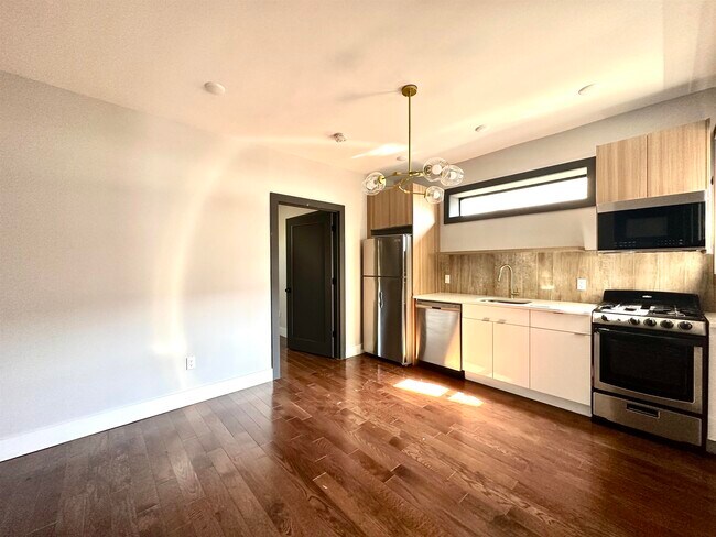 Primary Photo - 62 Vroom St