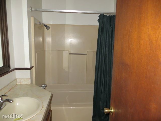 Building Photo - 3 br, 1.5 bath House - 244 Lower Myrick Rd