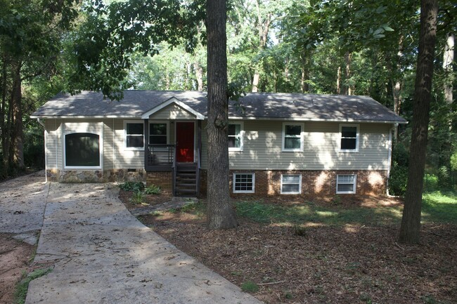 Primary Photo - 361 College Cir