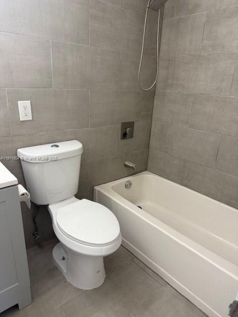 Building Photo - 640 SW 11th Ave