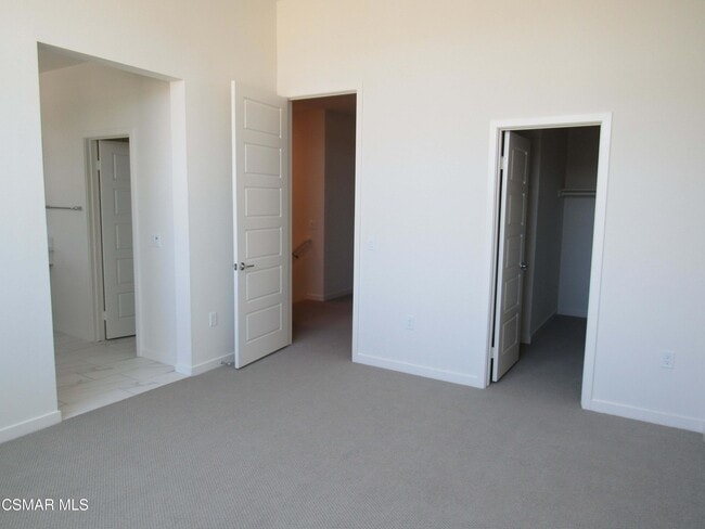 Building Photo - 527 Winchester Dr