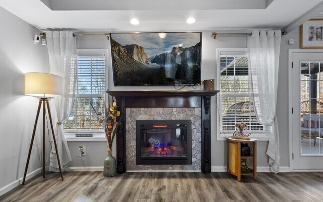 Building Photo - Stunning 4-Bedroom Home for Rent in Hampton Hills!