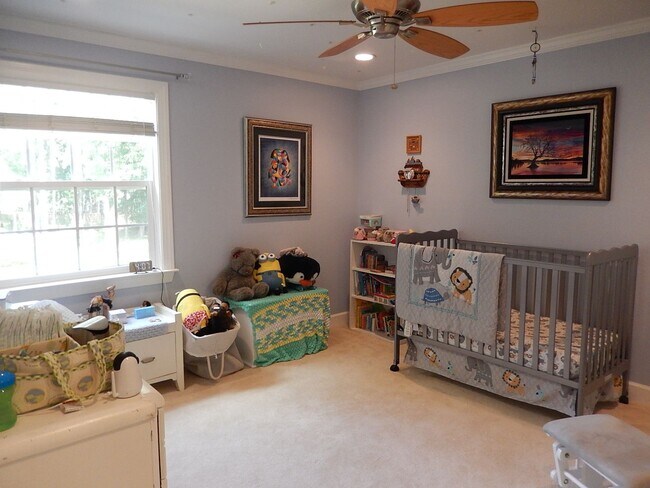 Building Photo - GORGEOUS NE 4/2.5 on 1 Acre w/ Fenced Yard, Garage, Washer/Dryer, Spa Tub, Stainless Appliances, ...