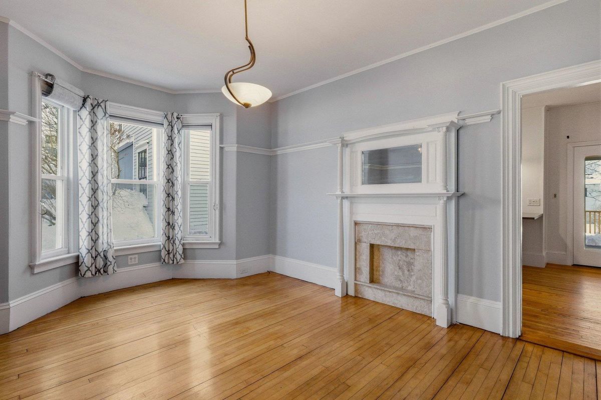 Building Photo - 514 Middle, 1