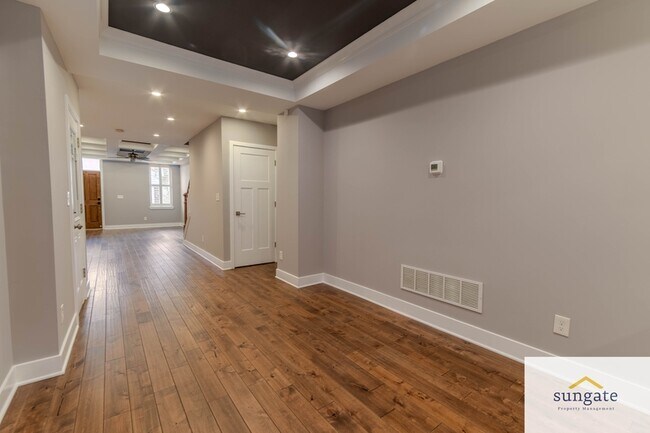 Building Photo - 1125 S Clinton St