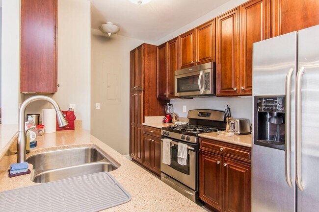 Building Photo - 1132 Grace Hill Dr