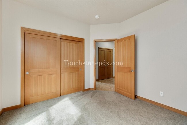 Building Photo - Radiant 3-bedroom Home in Downtown Canby
