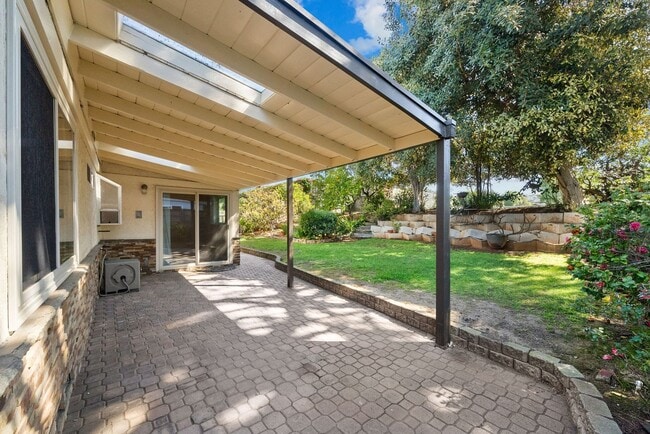 Building Photo - Lovely Del Cerro Home w/Solar and A/C