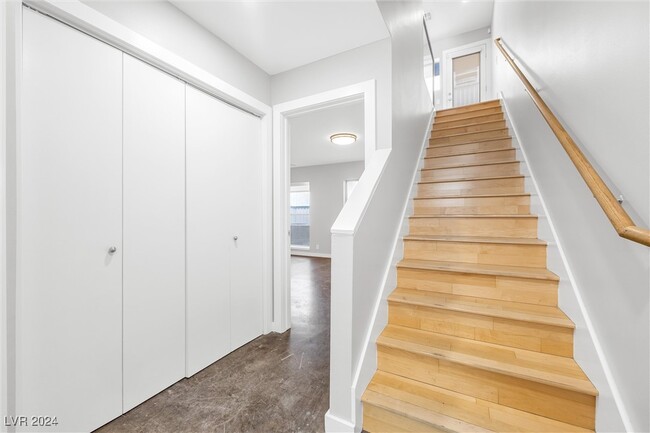 Building Photo - 129 S 11th St