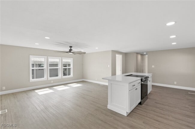 Building Photo - 57 San Remo Cir
