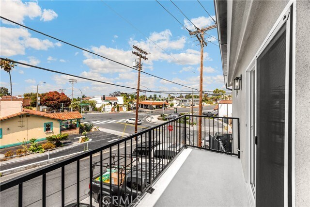 Building Photo - 102 E Avenida San Gabriel