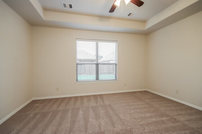 Building Photo - 21324 Kings Guild Ln