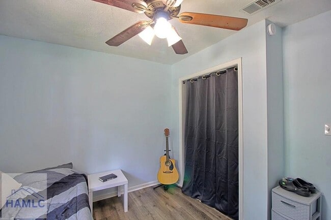 Building Photo - 1062 Kelly Dr