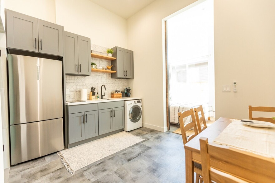 Building Photo - 3026 SW Charlestown St