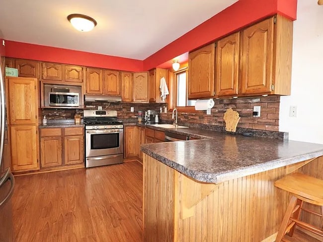 Building Photo - Click the “Apply Now” button or email wapmrentals@gmail.com for a prompt response.