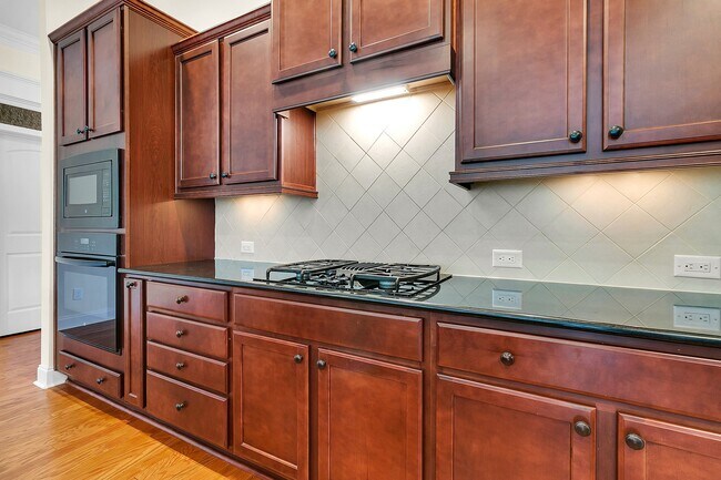 Building Photo - 3688 Maidstone Dr