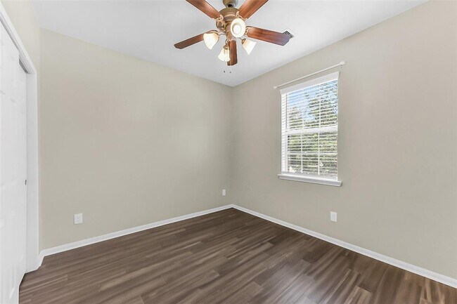 Building Photo - 16622 River Wood Ct