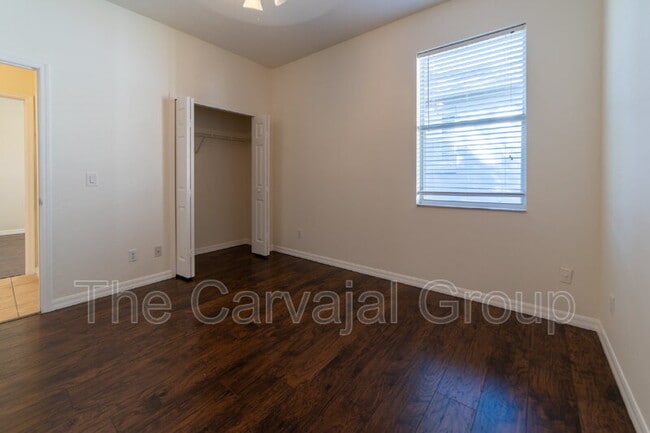 Building Photo - 423 Heather Hills Dr