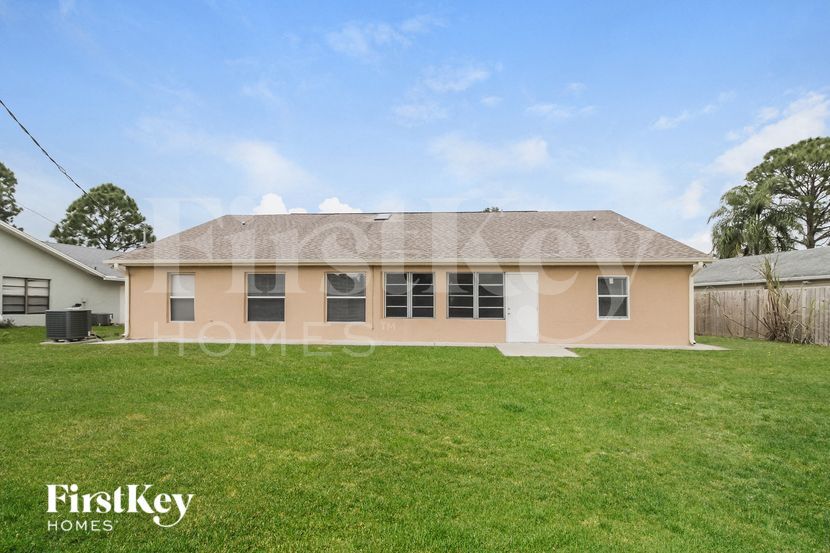 Building Photo - 474 Awin Cir SE