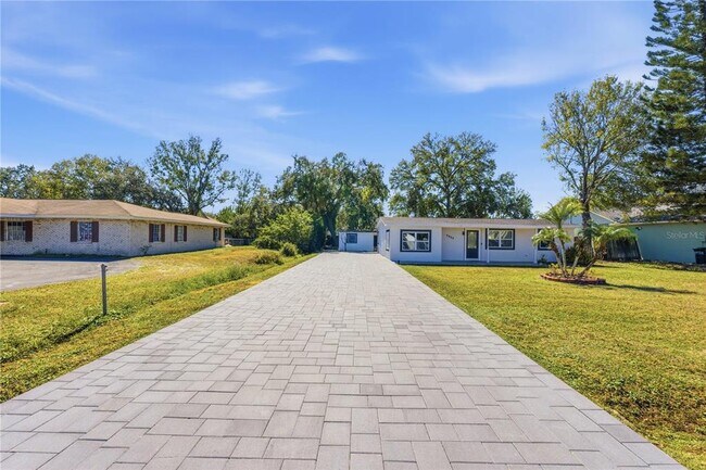 Building Photo - 8902 W Norfolk St