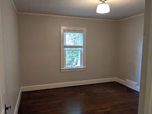 Building Photo - 1245 S Hawthorne Rd