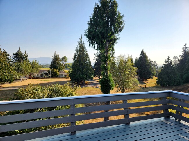 Building Photo - 4 bed 2 bath in Sequim, nice mountain view!