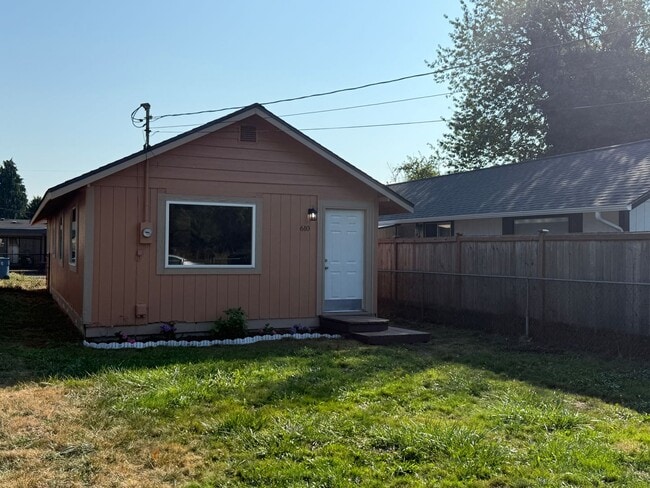 Building Photo - Charming Updated Cottage in the Heart of M...