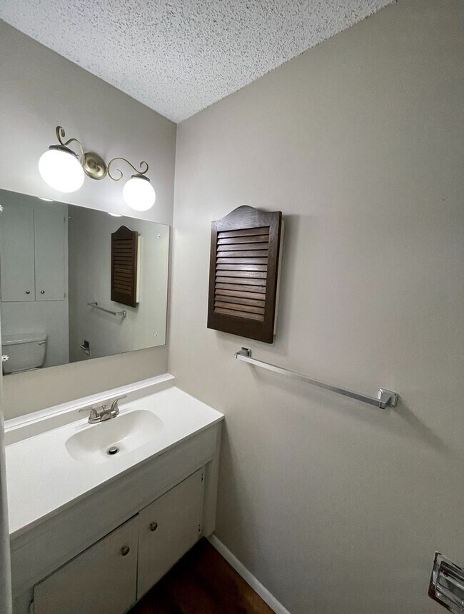 Building Photo - 2525 N Bleckley St