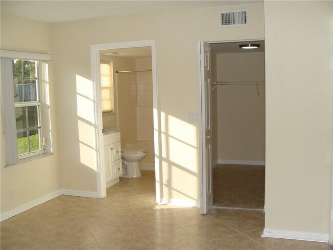 Building Photo - 4245 S 57th Ave