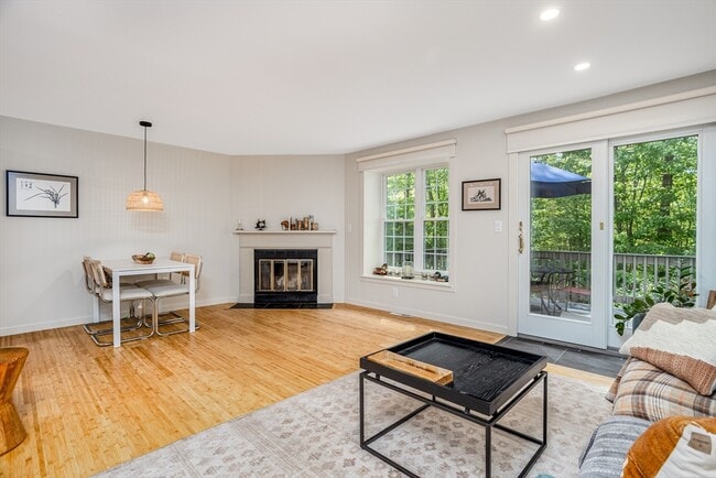 Building Photo - 313 Ridgefield Cir