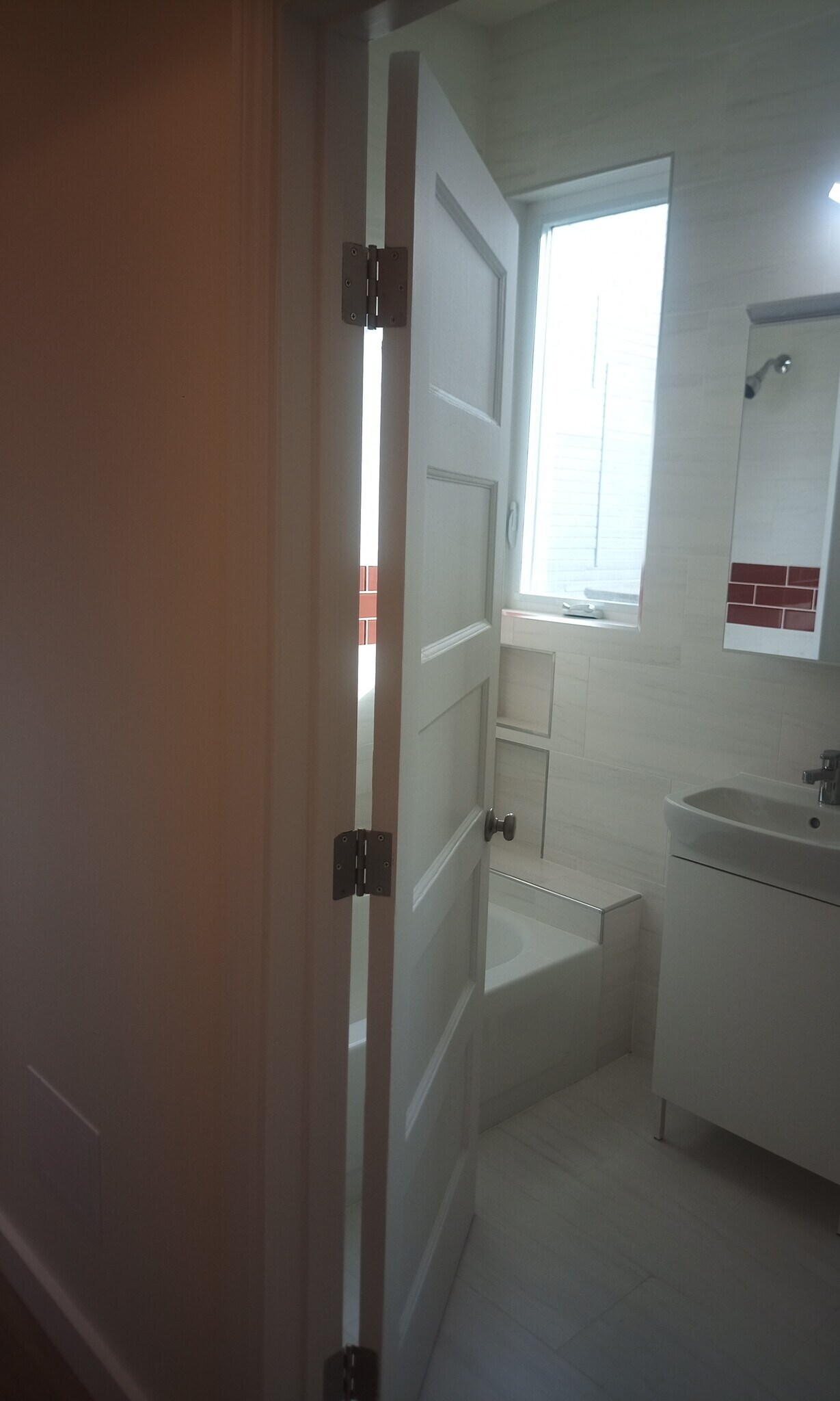 Bath 1C - 516 Natoma St
