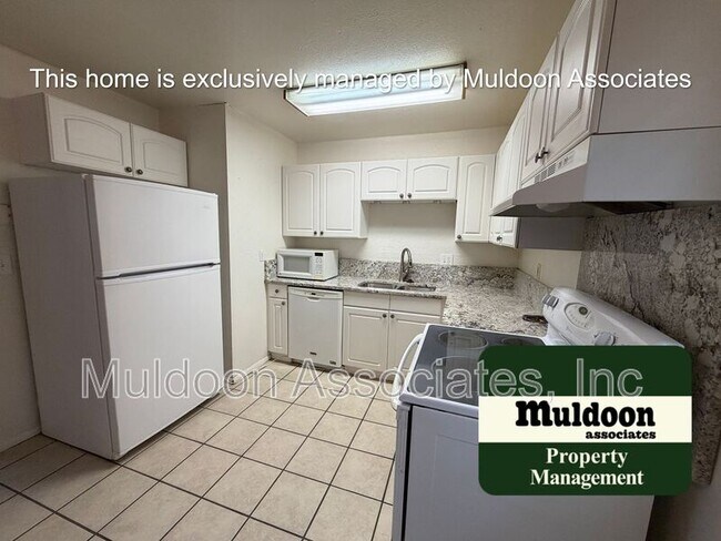 Building Photo - 4430 Drummond Cir
