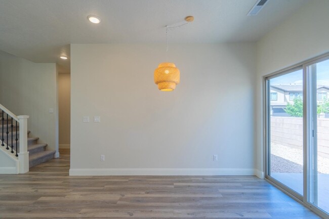 Building Photo - 548 N 550 W