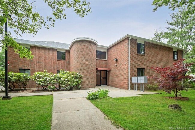 Primary Photo - 685 Success Ave