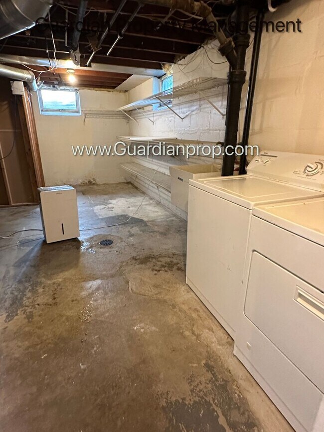 Building Photo - South Minneapolis Single Family Home, Gara...