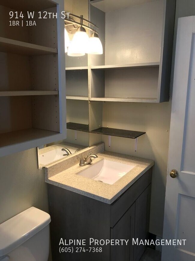 Building Photo - 1 Bed/1 Bath Twinhome For Rent!