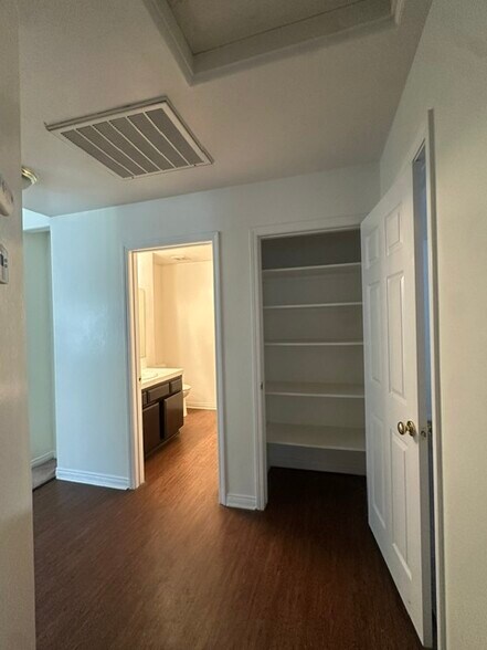 Building Photo - 4204 Serene Oak Dr